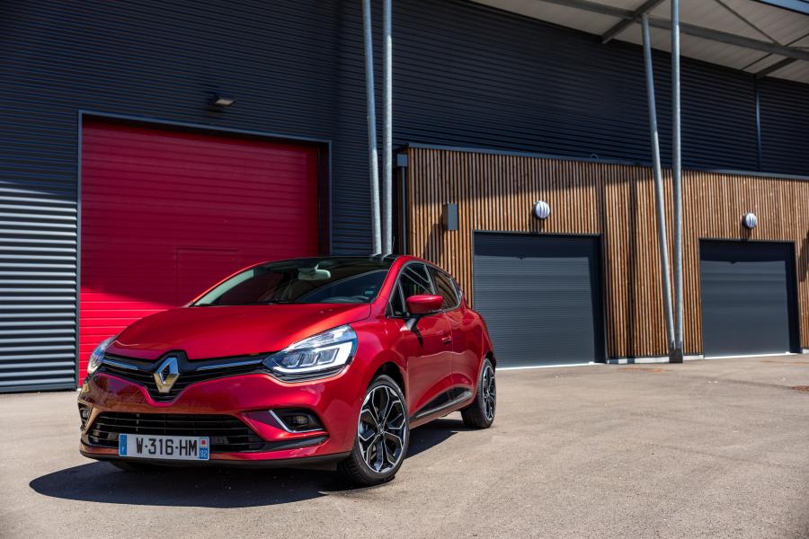  Renault Clio 2016 года  (фото 41 из 80)
